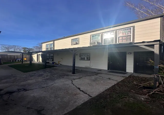 Photo 2 of Multi family home for sale at 5623 Barremore St #A B 1 2, Houston, TX 77023 | MLS# 51344578 | Listing updated on 2026-09-02