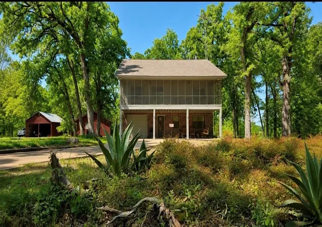 Photo 2 of Single family home for sale at 729 Centerhill Cemetery Road, Crockett, TX 75835 | MLS# 17795548 | Listing updated on 2026-09-15