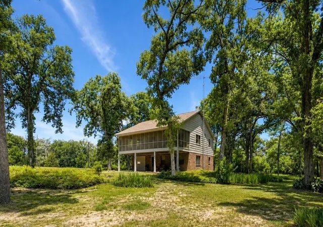 Photo 3 of Single family home for sale at 729 Centerhill Cemetery Road, Crockett, TX 75835 | MLS# 17795548 | Listing updated on 2026-09-15