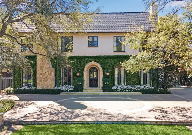Photo 1 of Sale Pending at 3115 Ella Lee Ln, Houston, TX 77019 | MLS# 14154753 | Listing updated on 2026-08-13