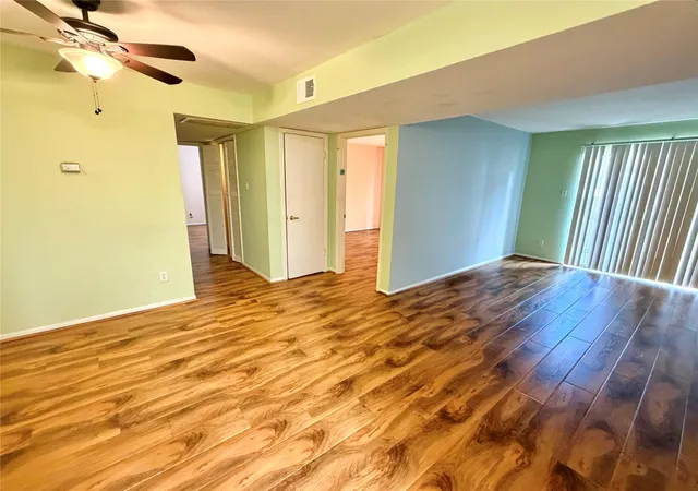 4th image of 8431 Hearth Unit 24 Dr, Houston, TX 77054 | MLS# 47927071