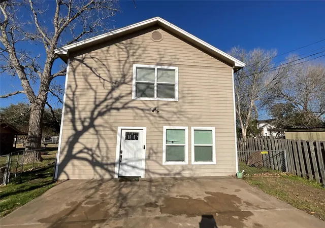 Photo 1 of Sale Pending at 509 North St, Yoakum, TX 77995 | MLS# 72920101 | Listing updated on 2026-09-12