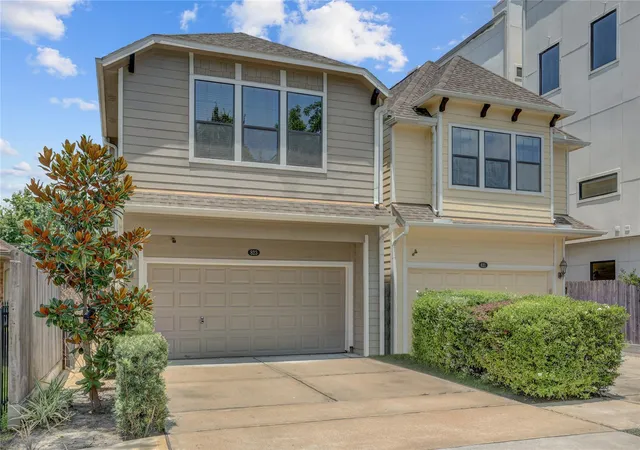 Photo 1 of Sale Pending at 823 W 24th Street, Houston, TX 77008 | MLS# 10045442 | Listing updated on 2026-09-14
