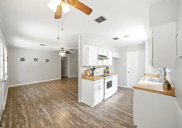 4th image of 23303 Berry Pine Dr, Spring, TX 77373 | MLS# 97775158