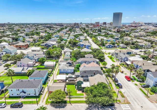 50th image of 1301 Church St, Galveston, TX 77550 | MLS# 34444481