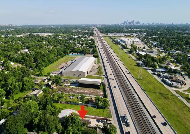 3rd image of 9944 E Hardy Rd, Houston, TX 77093 | MLS# 2793407