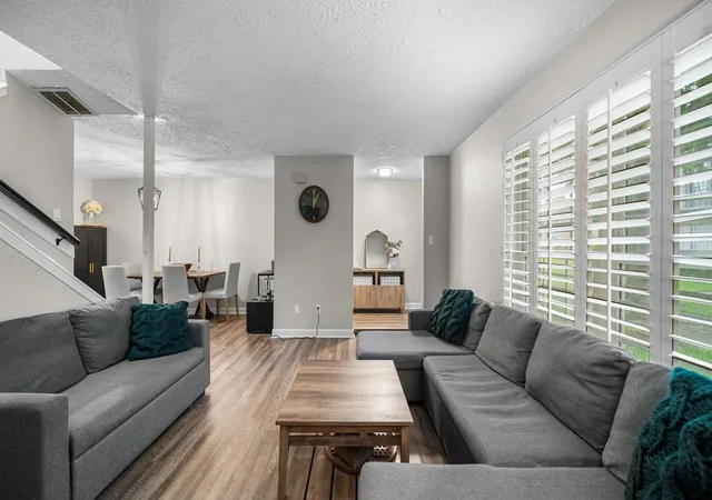 4th image of 3936 Laura Leigh Dr, Friendswood, TX 77546 | MLS# 87554822