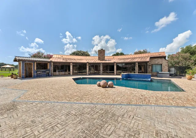 Photo 2 of Single family home for sale at 1226 County Rd 45, Angleton, TX 77515 | MLS# 64157177 | Listing updated on 2026-05-03