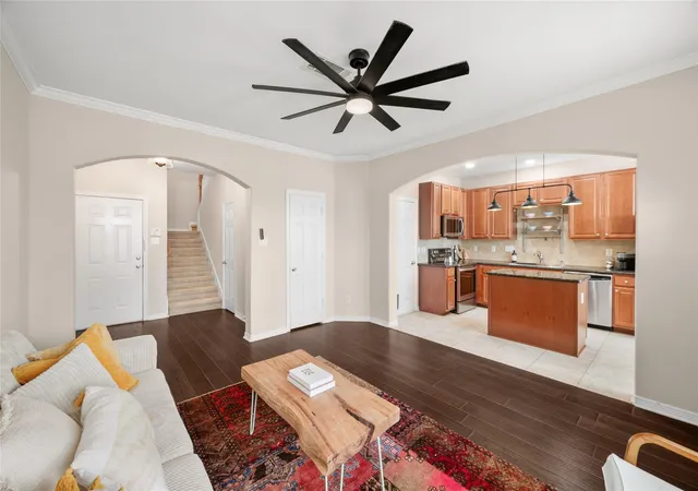 5th image of 911 Fish Creek Dr, Katy, TX 77450 | MLS# 23952068