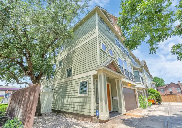 1st image of 2003 Wichita St, Houston, TX 77004 | MLS# 61627974