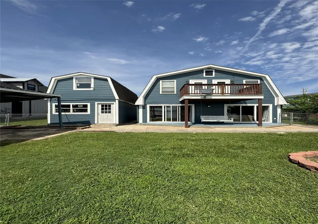 1st image of 398 Lakeshore S, Onalaska, TX 77360 | MLS# 72250924