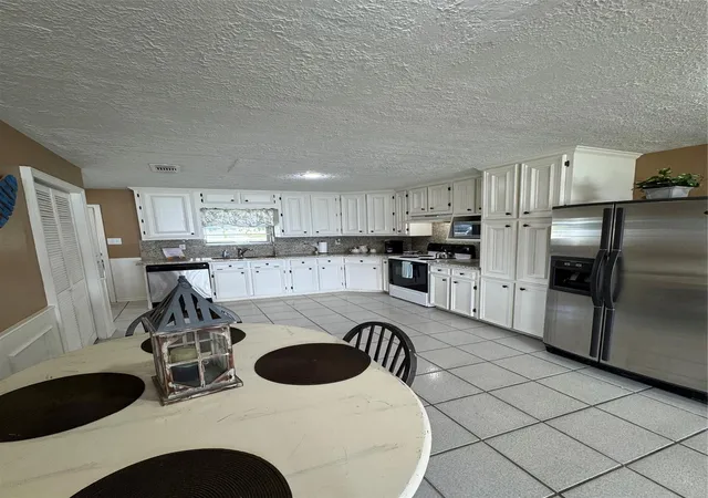 5th image of 398 Lakeshore S, Onalaska, TX 77360 | MLS# 72250924