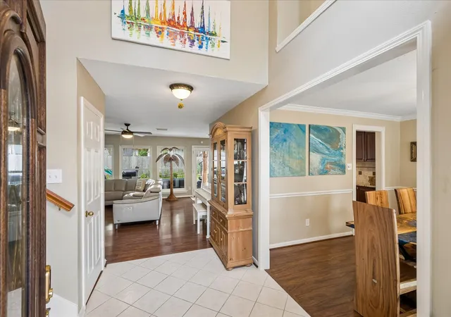 3rd image of 1910 Lori Ct, Seabrook, TX 77586 | MLS# 21385156