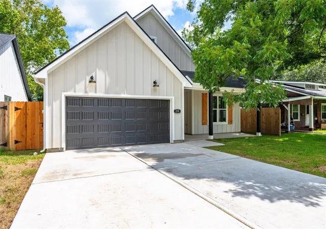 4th image of 219 E Southland Ave, Alvin, TX 77511 | MLS# 15888410