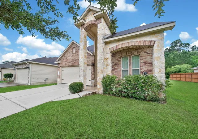 Photo 2 of Single family home for sale at 9978 Sterling Pl Dr, Conroe, TX 77303 | MLS# 60860603 | Listing updated on 2026-08-06