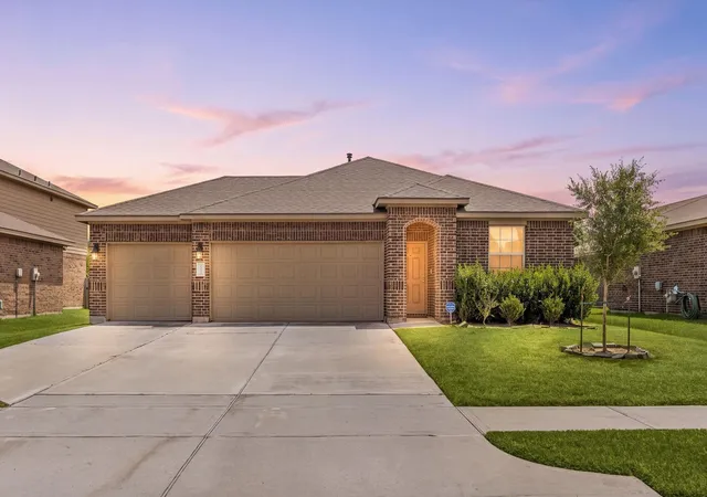 1st image of 7734 London Tower Ln, Houston, TX 77044 | MLS# 5686939