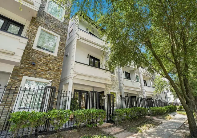Photo 1 of Single family home for sale at 1525 Rosewood St, Houston, TX 77004 | MLS# 73387079 | Listing updated on 2026-09-12