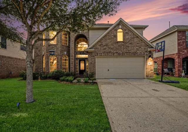 1st image of 806 Dawn Ridge Wy, Seabrook, TX 77586 | MLS# 69935718