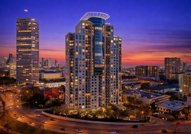 Photo 1 of Condo for sale at 3333 Allen Pkwy #406, Houston, TX 77019 | MLS# 58750988 | Listing updated on 2026-08-17