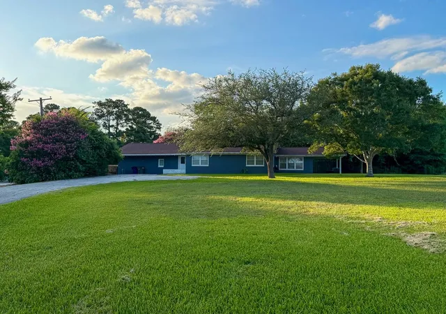 2nd image of 516 Roundabout Road, Huntsville, TX 77340 | MLS# 46118577
