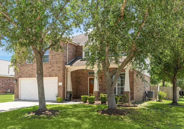 Photo 3 of Sale Pending at 2551 Goldeneye Ln, League City, TX 77573 | MLS# 79079600 | Listing updated on 2026-09-09
