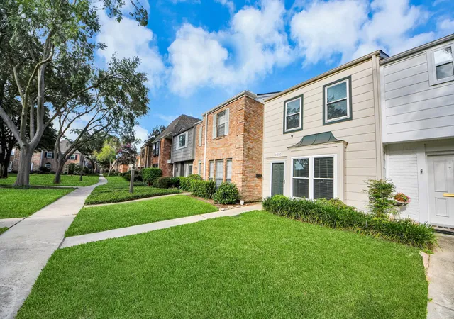 Photo 1 of Townhouse for sale at 14585 Misty Meadow Ln, Houston, TX 77079 | MLS# 94199567 | Listing updated on 2026-09-20