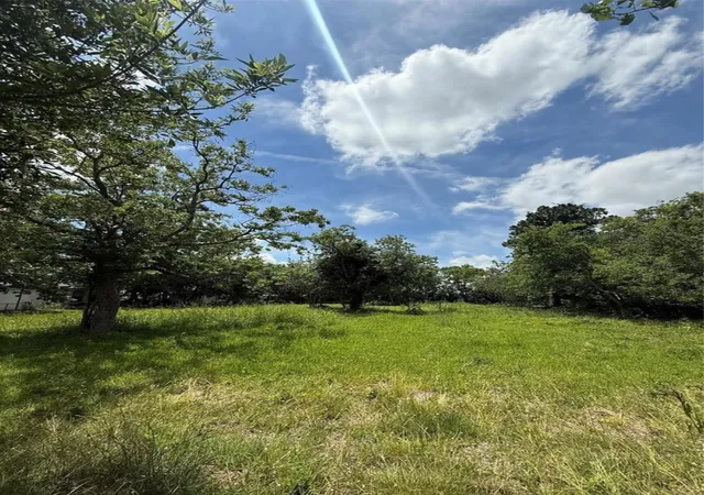 2nd image of 2929 2nd Ave N, Texas City, TX 77590 | MLS# 22721108