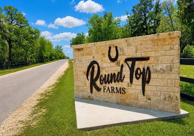 Homes for sale in Round Top, TX | 130 Round Top Farms Dr, Round Top, TX 78954 | MLS# 92179974