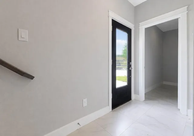 3rd image of 603 Link Rd #H, Houston, TX 77009 | MLS# 31237347