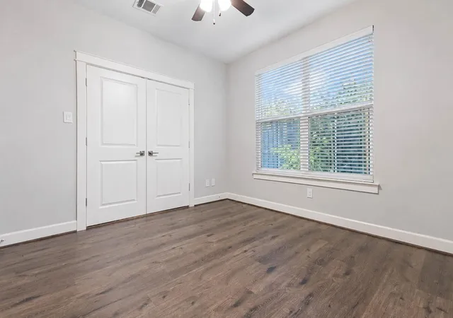 5th image of 603 Link Rd #H, Houston, TX 77009 | MLS# 31237347