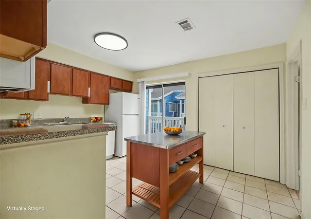 2nd image of 3506 Cvs Vw Blvd, Galveston, TX 77554