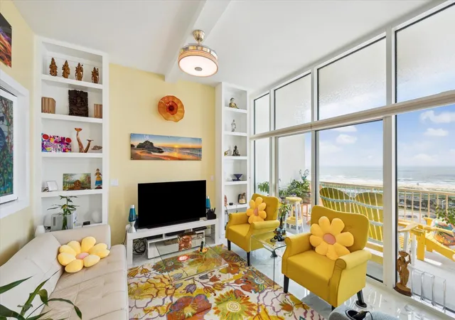 Listing Photo 4 - Condo for sale in building located at 500 Seawall Blvd, Galveston, TX 77550 - Unit #1014