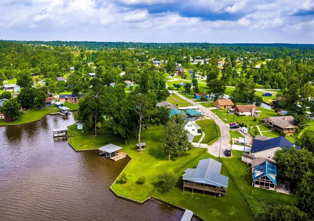 3rd image of 234 Mayhaw, Onalaska, TX 77360 | MLS# 76438074