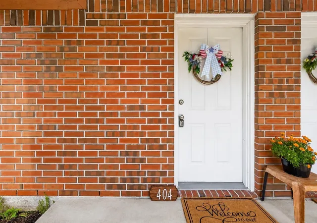 4th image of 406 W Oak St, Highlands, TX 77562 | MLS# 27829459
