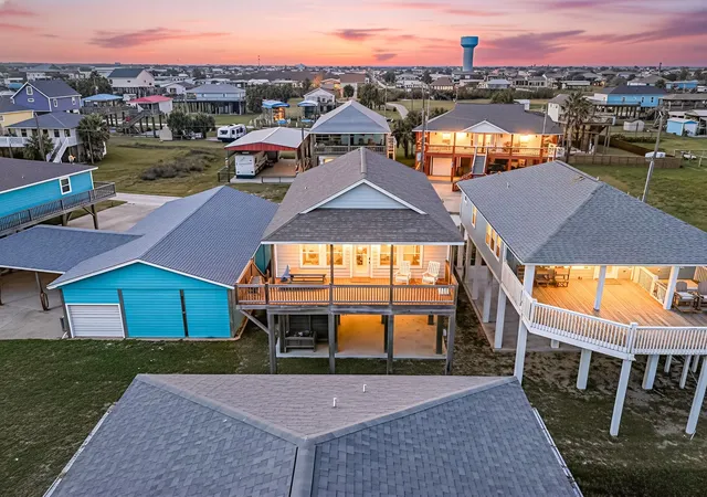 2nd image of 1840 Pompano Ln, Port Bolivar, TX 77650 | MLS# 31600106