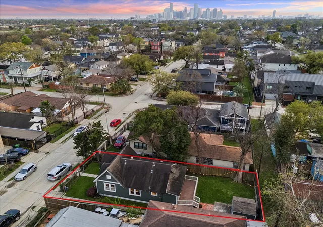Homes for sale in Houston, TX | 1305 Enid St, Houston, TX 77009 | MLS# 61710273