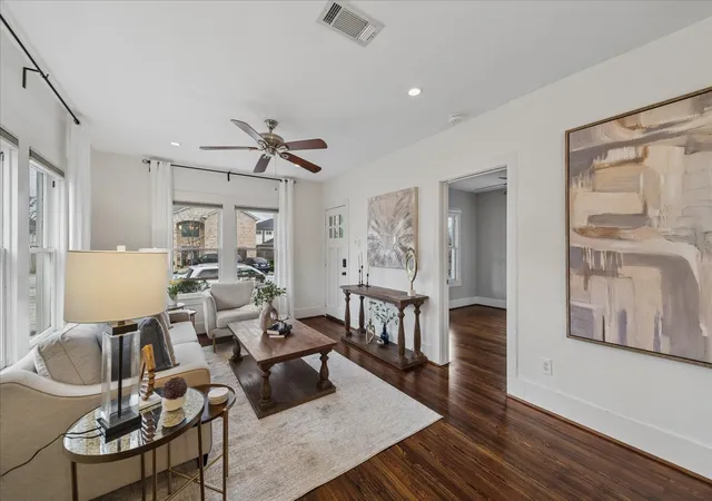 Homes for sale in Houston, TX | 1305 Enid St, Houston, TX 77009 | MLS# 61710273
