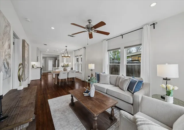 Homes for sale in Houston, TX | 1305 Enid St, Houston, TX 77009 | MLS# 61710273