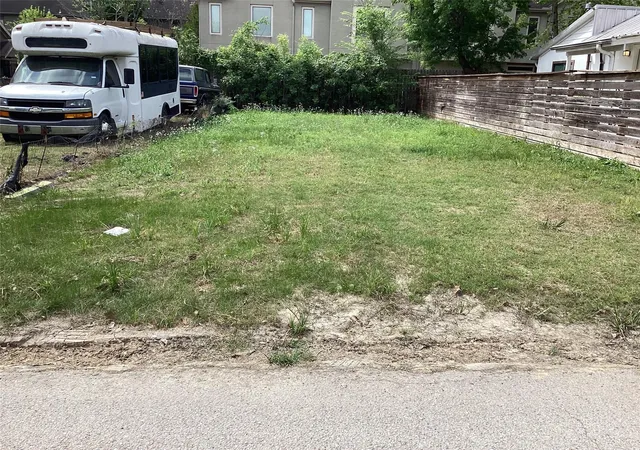Photo 3 of Land for sale at 4403 Allen St, Houston, TX 77007 | MLS# 70651479 | Listing updated on 2026-04-01
