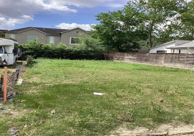 Photo 3 of Land for sale at 4403 Allen St, Houston, TX 77007 | MLS# 70651479 | Listing updated on 2026-04-01