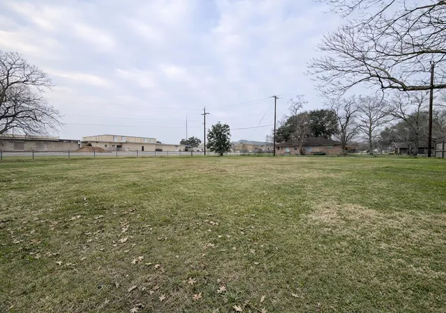 3rd image of 315 Tennie Ave, Wharton, TX 77488 | MLS# 92953538