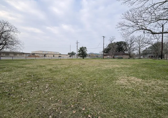 4th image of 315 Tennie Ave, Wharton, TX 77488 | MLS# 92953538