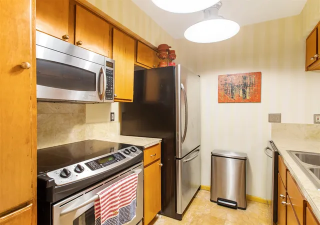 Photo 3 of Condo for sale at 8429 Hearth Dr #3, Houston, TX 77054 | MLS# 92525233 | Listing updated on 2026-08-17