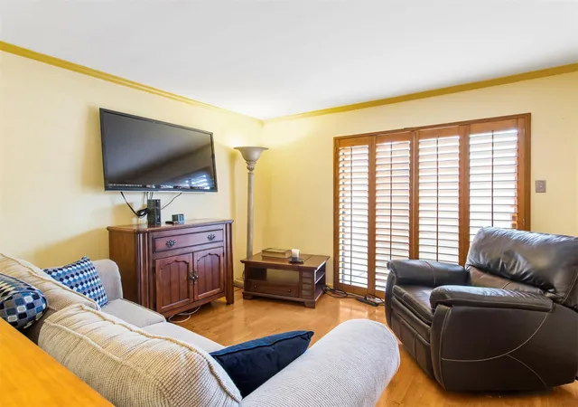 Photo 4 of Condo for sale at 8429 Hearth Dr #3, Houston, TX 77054 | MLS# 92525233 | Listing updated on 2026-08-17
