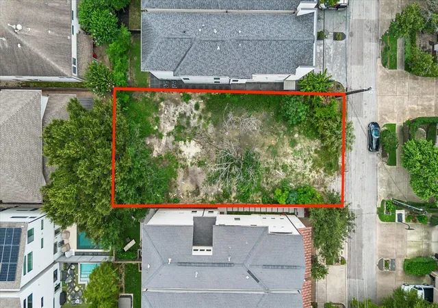 Photo 3 of Sale Pending at 5412 Floyd St, Houston, TX 77007 | MLS# 79005177 | Listing updated on 2026-09-06