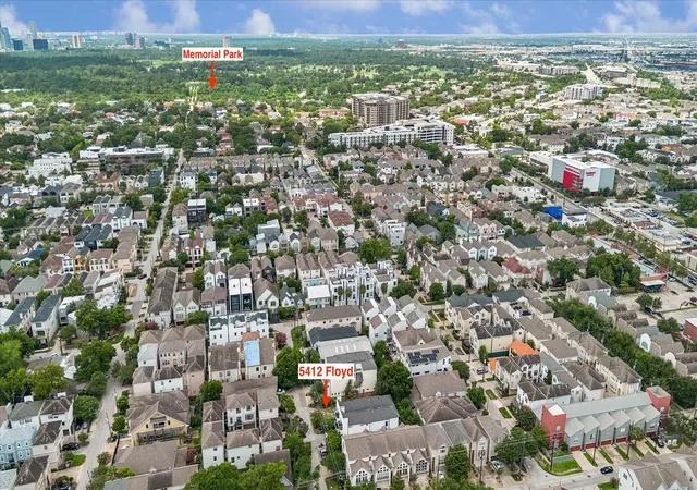 Photo 4 of Sale Pending at 5412 Floyd St, Houston, TX 77007 | MLS# 79005177 | Listing updated on 2026-09-06
