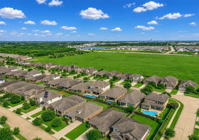 39th image of 4827 Ladona Ct, League City, TX 77573 | MLS# 15861297