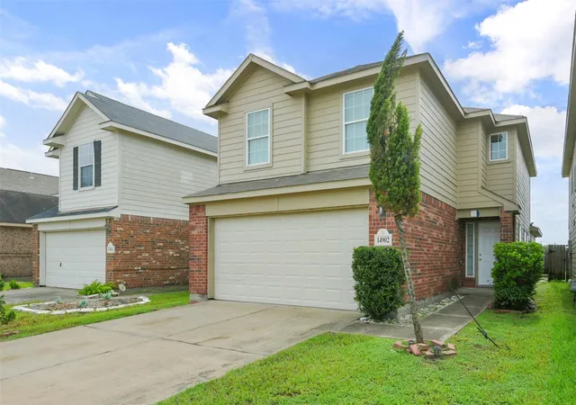 Photo 2 of Single family home for sale at 14902 Aberdeen Meadow Ln, Houston, TX 77053 | MLS# 16718882 | Listing updated on 2026-09-03
