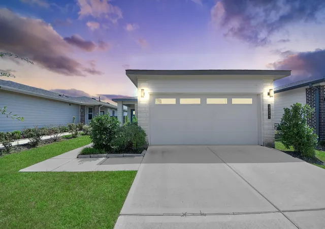 Photo 1 of Single family home for sale at 12527 Colchester Crk Ct, Houston, TX 77047 | MLS# 45672862 | Listing updated on 2026-08-04
