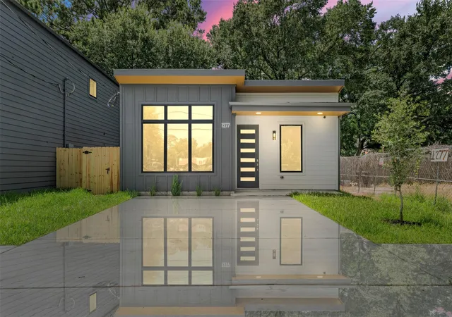 2nd image of 1277 Dewalt St, Houston, TX 77088 | MLS# 825030